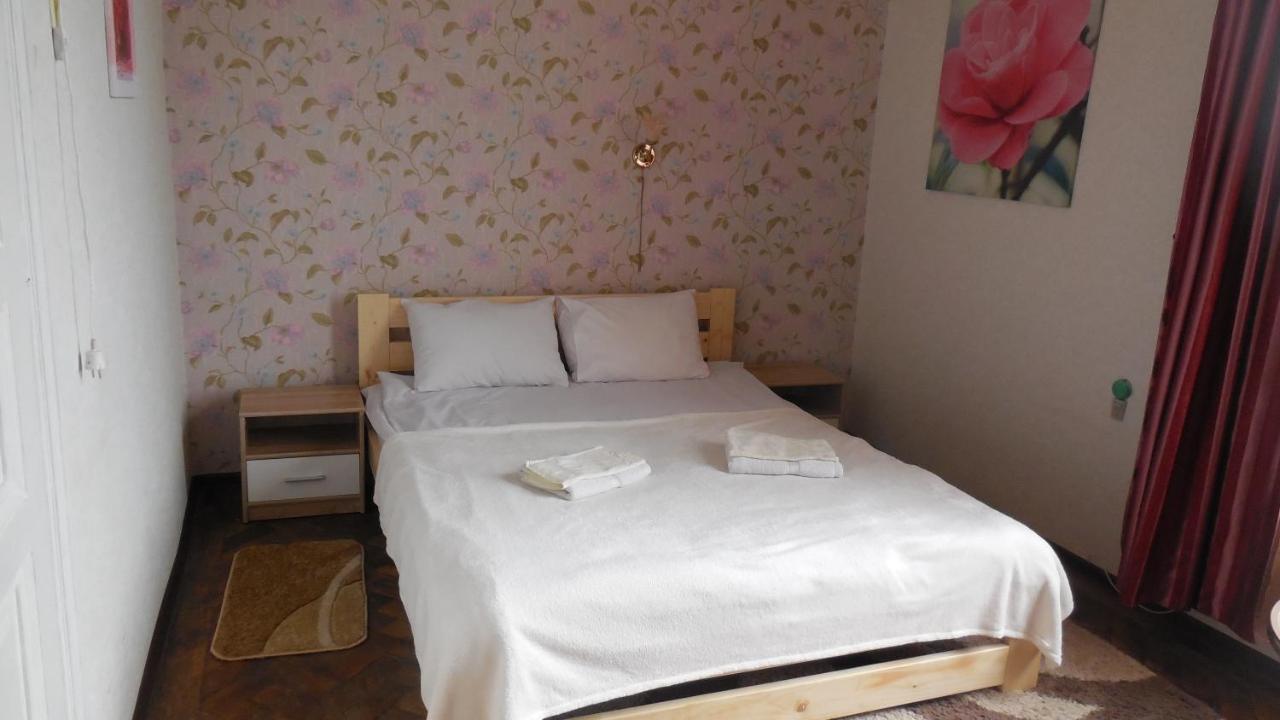 2 Room Apartment Near Opera House ลวีฟ ภายนอก รูปภาพ