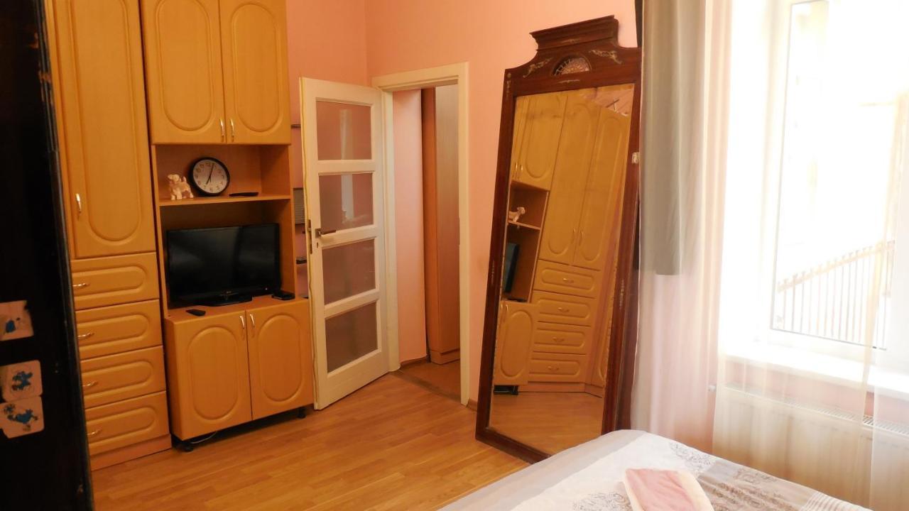 2 Room Apartment Near Opera House ลวีฟ ภายนอก รูปภาพ