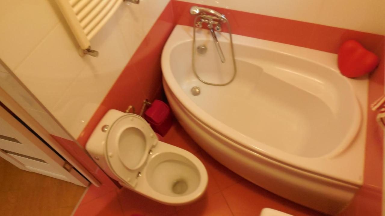 2 Room Apartment Near Opera House ลวีฟ ภายนอก รูปภาพ
